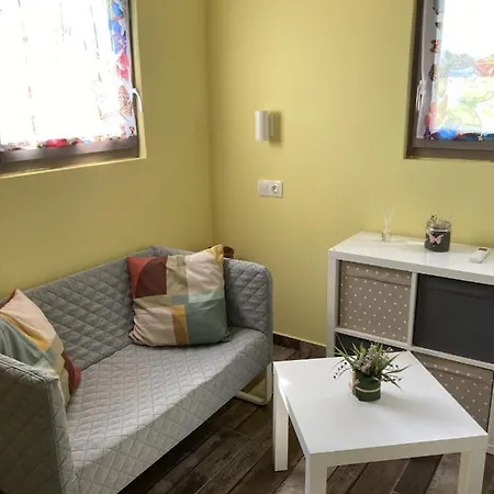 Neutrino Vendeghaz Casa de Férias *